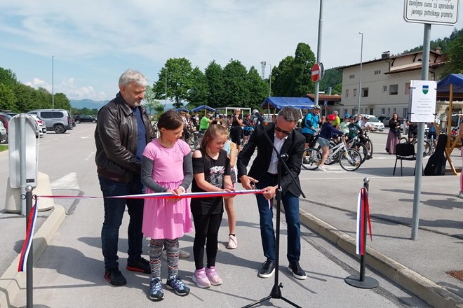 #foto Odprli kolesarsko pot med Borovnico in Bregom