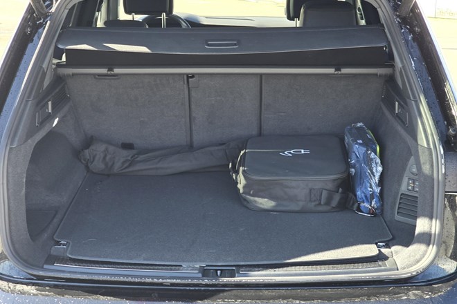 Volkswagen touareg R 3,0 V6 TSi eHybrid: Meditativna vožnja, ki navduši tudi kralja