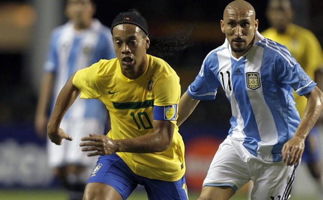 Ronaldinho je v zadnjih dveh tednih odigral dve tekmi proti Argentini.