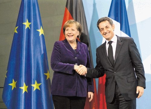 Nemška kanclerka Angela Merkel (levo) in francoski predsednik Nicolas Sarkozy sta  se na tradicionalnem srečanju pred vrhom...