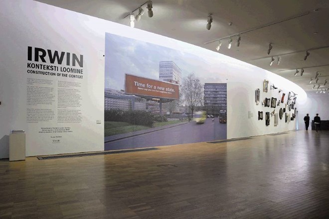 Razstava skupine Irwin z naslovom Konstrukcija konteksta bo v estonskem muzeju Kumu na ogled približno štiri mesece. 