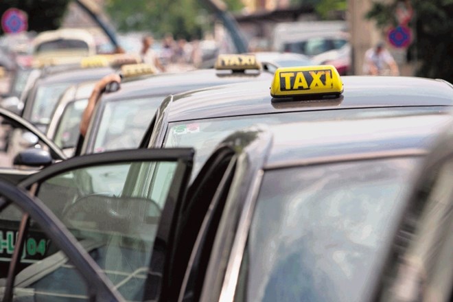 Taksi storitve: Včeraj v zaporu, danes za volanom taksija
