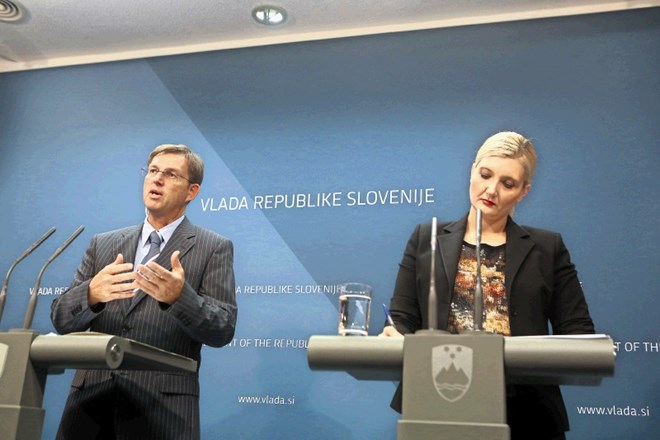 Premier Miro Cerar in notranje ministrstvo, ki ga vodi Vesna Györkös Žnidar, sta načrtovala radikalno omejitev pravic...