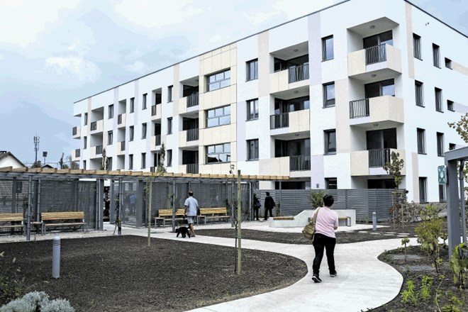 Mestni stanovanjski sklad je nazadnje lani pridobil deset novih oskrbovanih stanovanj v Mijaksovem objektu v Dravljah.