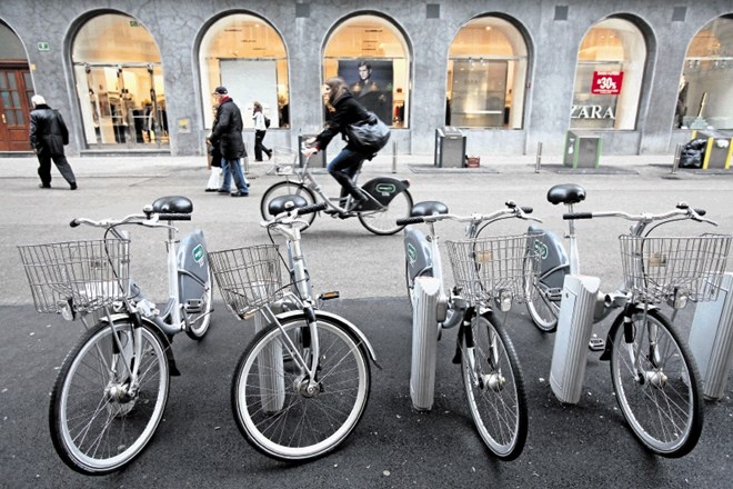 V sklopu širitve sistema Bicikelj bodo uporabniki priljubljenih mestnih koles pridobili dvajset novih postajališč, od katerih...