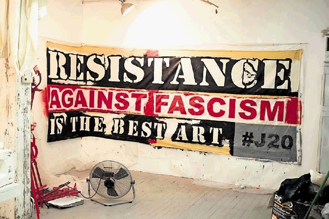 »Upor proti  fašizmu je najboljša umetnost,« se glasi  ena izmed newyorških  uporniških parol zoper Trumpa.