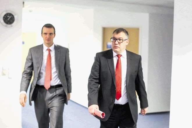 Medtem ko sta bila pred tremi tedni na udaru tako finančni direktor Stojan Nikolić kot generalni direktor Gorazd Skubin (z...