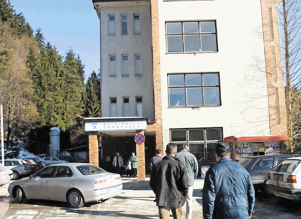 Bolnišnica Topolšica se je po oceni ministrstva za zdravje znašla v hudih likvidnostnih težavah zaradi slabega vodenja.