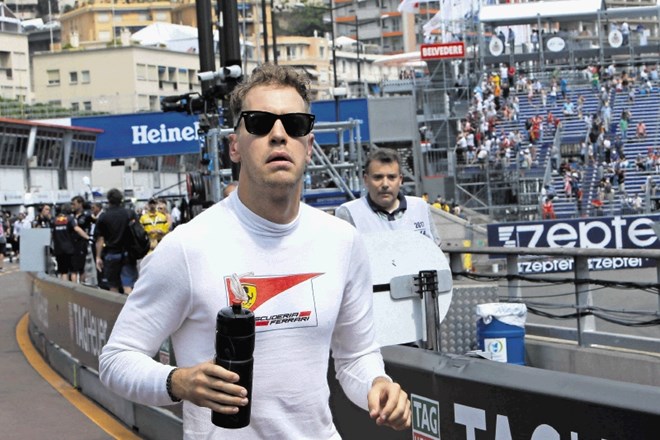 Sebastian Vettel je že na prvih prostih trening postavil nov rekord steze v Monaku.