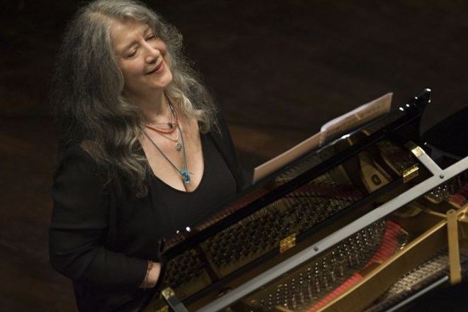 Slavna argentinska pianistka Martha Argerich je v ponedeljek znova pokazala svojo izjemno glasbeno energijo.