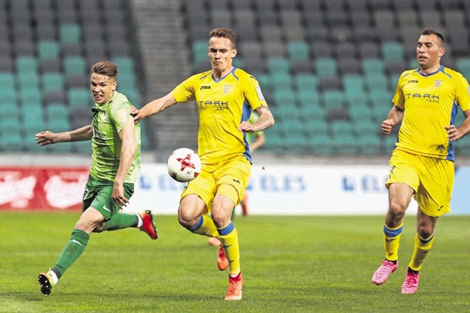 Nogometaši Domžal so v pretekli sezoni največji uspeh dosegli z zmago v slovenskem pokalu.