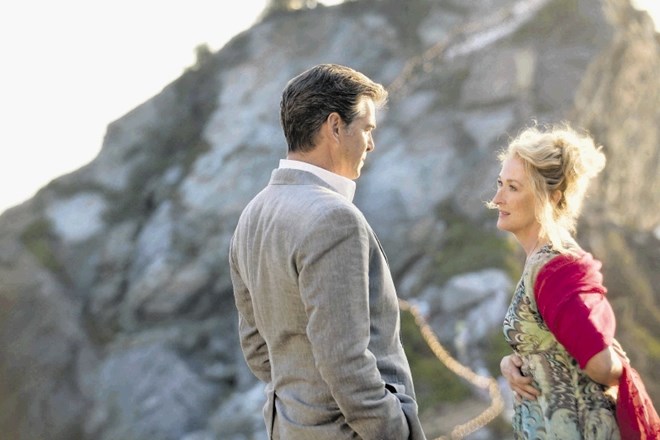 Meryl Streep in Pierce Brosnan bosta v drugem delu muzikala Mamma Mia ljubimkala na Visu.