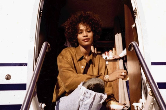 Založba Arista je v 80. letih Whitney Houston na fotografijah posvetlila polt, vse, kar je zvenelo preveč »črnsko«, pa so...