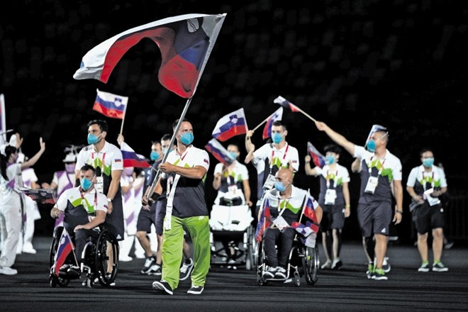 Dejan Fabčič je bil slovenski zastavonoša na odprtju 16. paraolimpijskih iger v Tokiu.