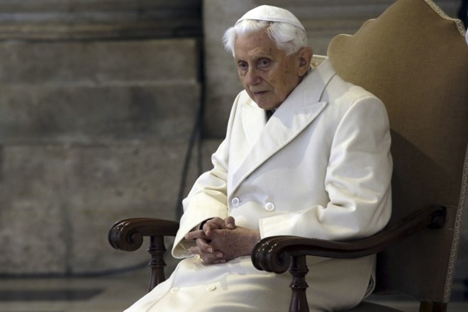 Nekdanji papež Benedikt XVI. je danes prosil za odpuščanje zaradi neukrepanja pri spolnih zlorabah otrok v nemški katoliški...