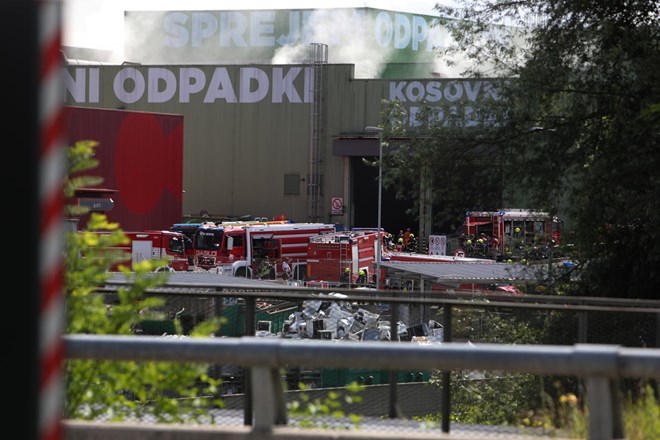 V požaru v ljubljanskem centru za ravnanje z odpadki nastalo približno 20.000 evrov škode