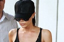 Ploska Victoria Beckham: Kam so se skrile njene umetne obline?