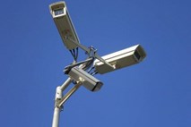 Varnostne kamere za vsak žep: nadzor ali le zastraševanje potencialnih vlomilcev