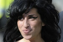 Pevko Amy Winehouse našli mrtvo na njenem domu