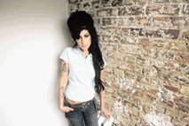 Amy Winehouse našli mrtvo v njenem stanovanju