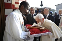 Papež podpisal apostolsko spodbudo Obljuba za Afriko