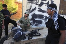 Srditi spopadi v Siriji: Vojska pobila "najemniške teroriste", ki so napadli letališče