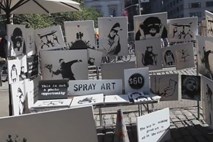 Več tisoč evrov vredne umetnine je Banksy prodajal za 45 evrov - in pogorel (video)