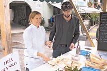 Na Jestivalu so kuharski mojstri obiskovalcem ponujali lokalne dobrote, začinjene z umetniškimi stvaritvami