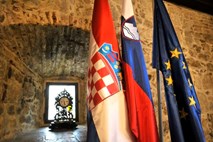 Arbitražno sodišče želi dodatna pojasnila o aferi s prisluhi in o hrvaškem odstopu od arbitraže