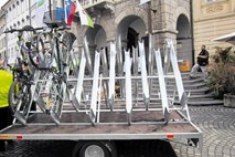 Vožnja z nezložljivim kolesom bo na avtobusih Ljubljanskega potniškega prometa stala 2,4 evra