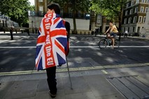 Britanski vladni politiki se v tujini obnašajo, kot da bo po brexitu vse po starem
