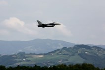 Boj za nebo nad Balkanom: Hrvaška in Srbija krepita vojaško letalstvo