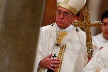 Papež: vzpon populizma lahko vodi v izvolitev »odrešiteljev«, kot je bil Adolf Hitler