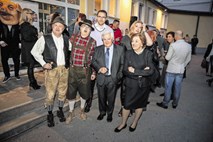 Helena Blagne v ločitveni vojni, Pahor že 30 let v neperfektnem paru, Kučan na Alpski sagi