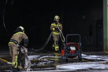 Požar v okolici Maribora; na prizorišču najden mrtev moški