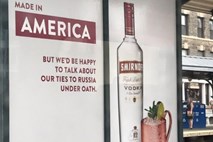 Vodka Smirnoff Trumpove tegobe z Rusijo uporabila v oglasne namene