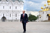 V ZDA ogorčeni zaradi Stonovega »ljubezenskega pisma« Putinu