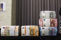 Proračun junija s skoraj 100 milijoni evrov presežka 