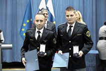 Medalje policije za hrabrost in požrtvovalnost: Brez pomisleka v ogenj, reko in za roparjem