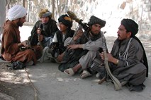 Talibani v Afganistanu izvedli prvo javno usmrtitev po prevzemu oblasti

