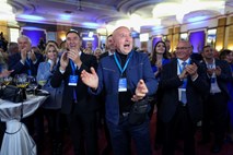Parlamentarne volitve na Hrvaškem: Zmaga HDZ, ne pa nujno tudi Plenkovića