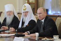 Ruski patriarh suspendiral duhovnika, ki je vodil slovesnost za Navalnega