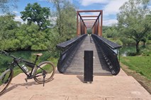 Vodovodni most prehoden za kolesarje in pešce