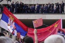 #video Romanje v Srbiji: številni z avtobusi, samo da bi videli kitajskega predsednika Šija