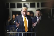 Newyorška porota odloča o krivdi ali nedolžnosti Trumpa
