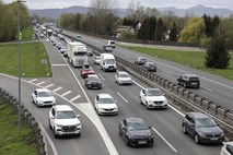 #cestni alarm: Na štajerski avtocesti pred Domžalami proti Ljubljani zastoj zaradi nesreče, zastoji tudi ponekod drugod