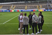 Čeferin obiskal trening slovenskih nogometašev, s Srbijo pričakuje spektakel