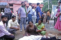 #video #foto V Indiji množica vernikov pod seboj poteptala 116 ljudi
