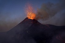 #video #foto V Italiji velike težave zaradi izbruhov vulkanov Etna in Stromboli