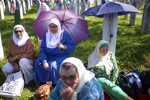 V Srebrenici ob obletnici genocida pokopali posmrtne ostanke še 14 žrtev